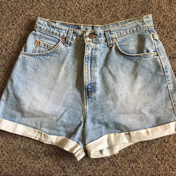 Levi's Pants - Levi Jean shorts 💙